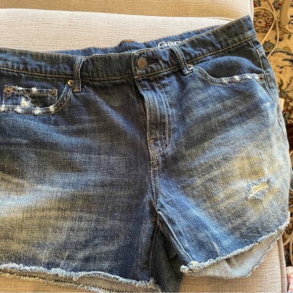 GAP 1969 Distressed Denim Jean Shorts Size 28R EUC - Picture 3 of 14